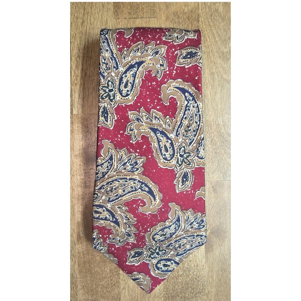 Tommy Hilfiger Mens Red Paisley Italian Silk Necktie Made in USA Vintage Style